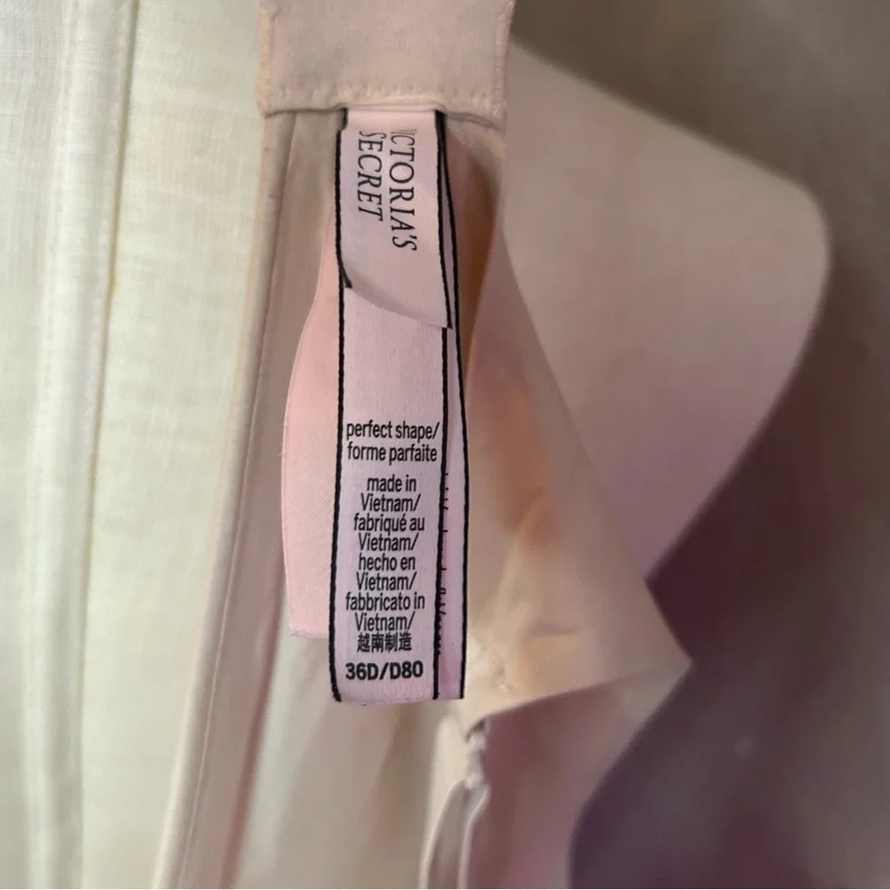Seamless Nude Bra Victoria’s Secret perfect shape 36D no underwire